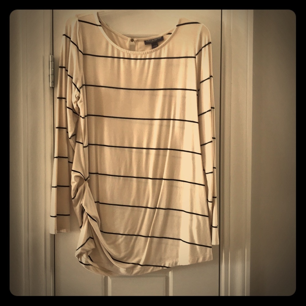 Pea n a pod black and white stripped shirt matern